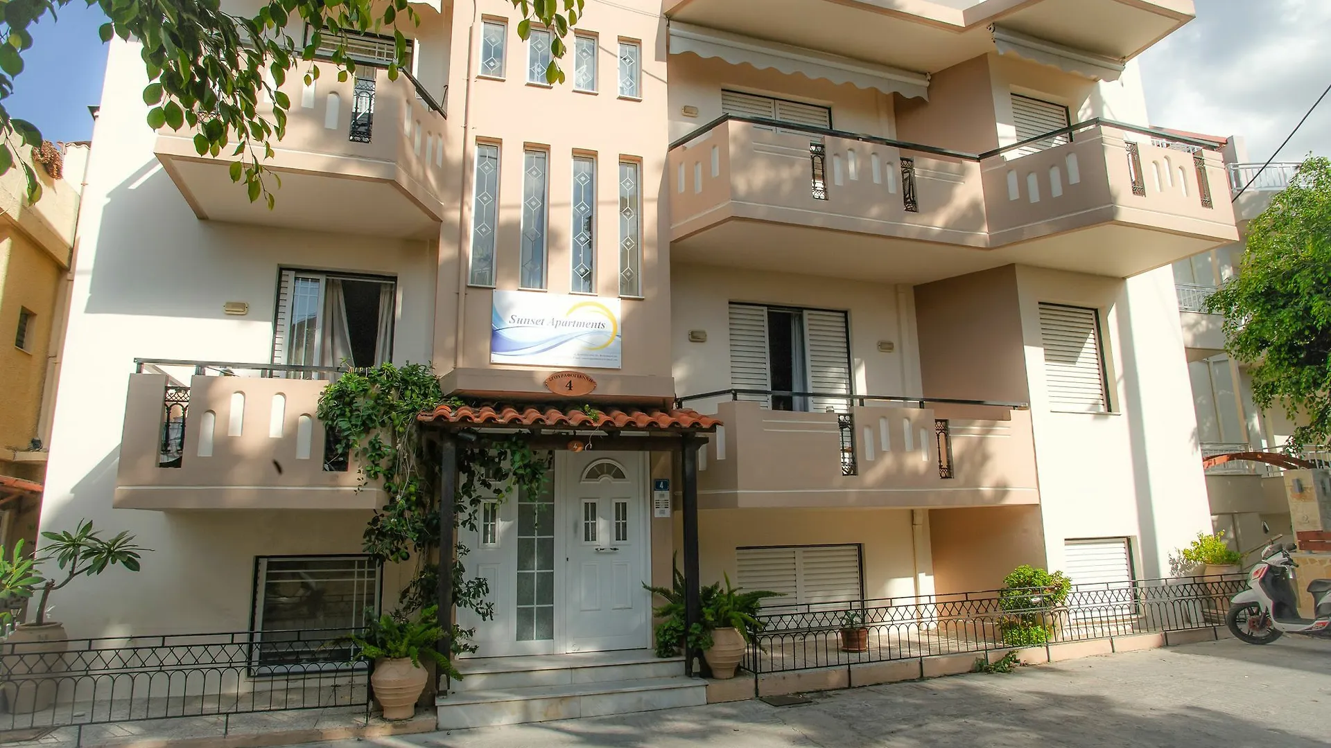 Sunset Seaside Apartments & Studios Rethymno  Greece
